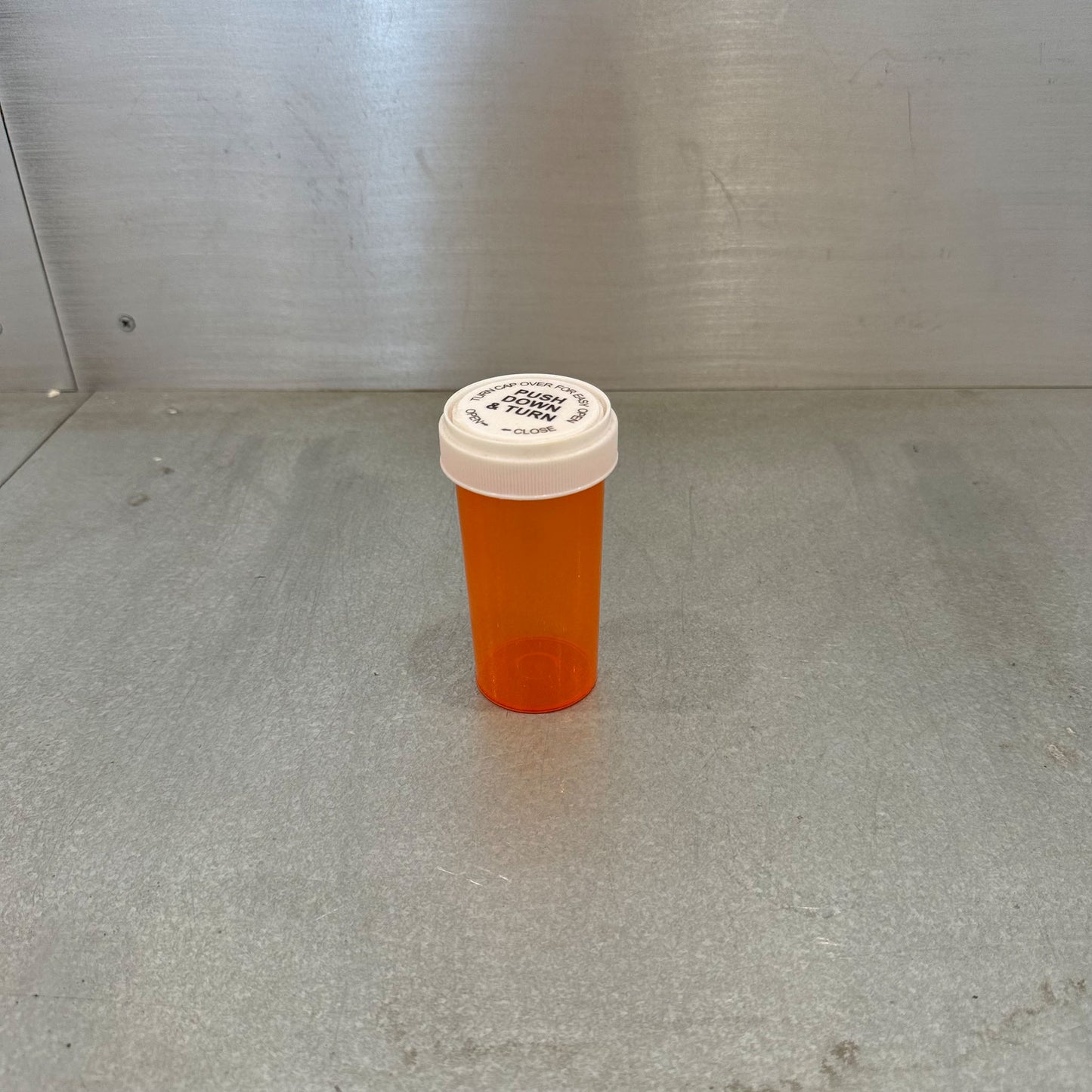plastic pharmacy vials reversible cap solo